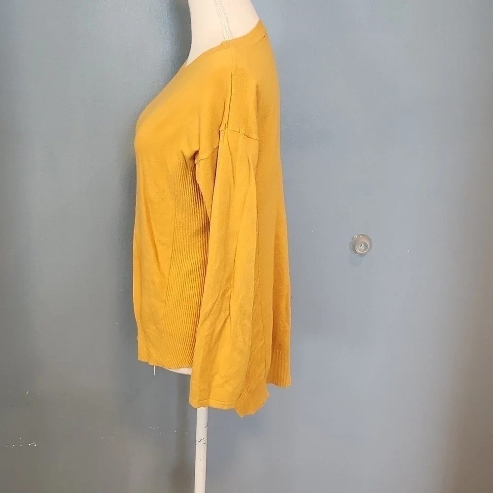 Beyond inc knitwear high-low hem crew neck sweater
